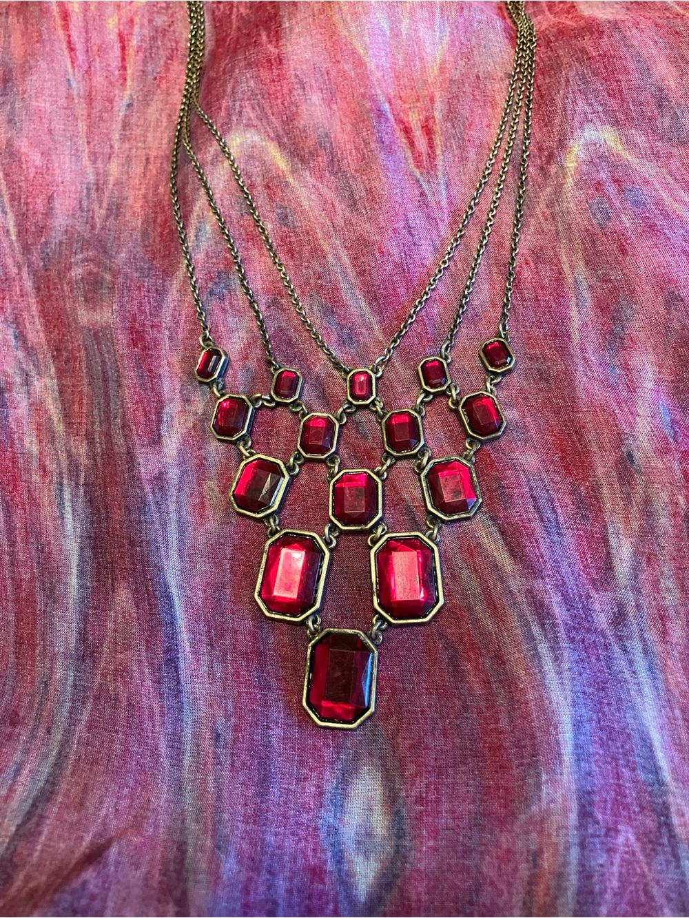 VINTAGE AVON OF BELLEVILLE NECKLACE - Picture 2 of 9